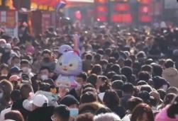 多地文旅“走心”出圈 中國(guó)經(jīng)濟(jì)持續(xù)“熱辣滾燙”