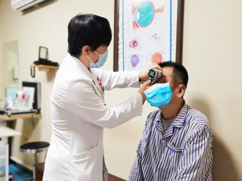 微創(chuàng)技術(shù)點(diǎn)燃新希望：海卓思引流器植入成功挽救復(fù)雜青光眼患者視力