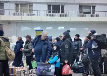 “中國(guó)游”再添新意迎來(lái)“開(kāi)門紅” 賞冰玩雪成為跨境旅游新熱潮