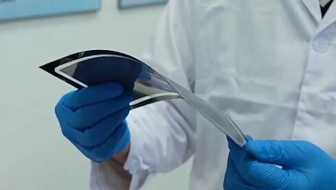 我國(guó)科學(xué)家成功研發(fā)疊層柔性太陽(yáng)能電池