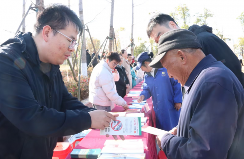 黃州煙草：“憲法宣傳周”普法惠民筑根基