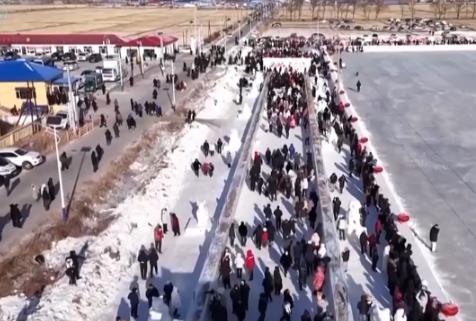 冰雪經(jīng)濟(jì)從“單一體驗(yàn)”向“綜合消費(fèi)”升級(jí) 多樣化服務(wù)供給延長(zhǎng)消費(fèi)鏈條