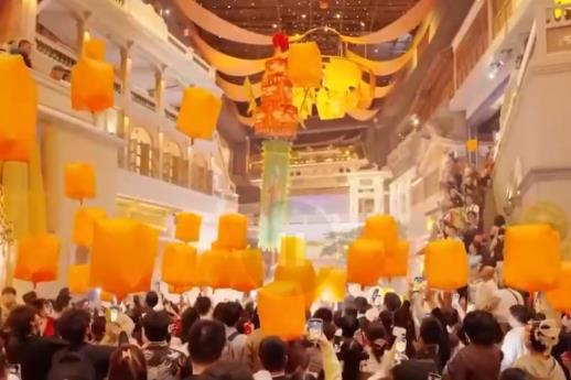 “智造+文化+服務(wù)”圈粉海外游客 中國(guó)消費(fèi)市場(chǎng)成購(gòu)物熱土