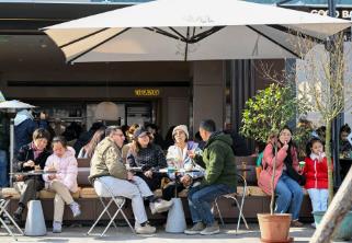 在規(guī)范中聚起外擺經(jīng)營煙火氣 上海激發(fā)消費(fèi)新活力