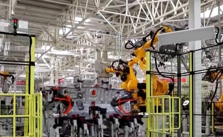 總量較快增長、社會綜合融資成本進一步降低——金融支持實體經(jīng)濟持續(xù)顯效