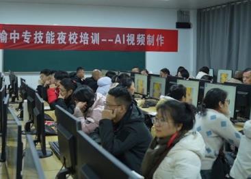 “人才夜市+技能夜?！?打通就業(yè)幫扶“最后一米”