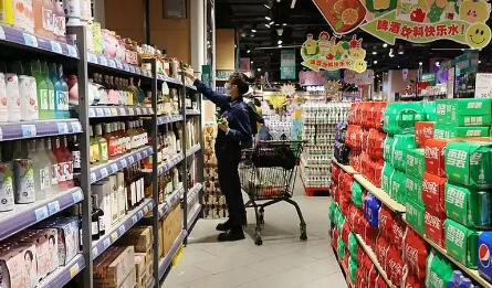 2025年社會消費(fèi)品零售總額突破50萬億元 超大規(guī)模市場優(yōu)勢持續(xù)顯現(xiàn)