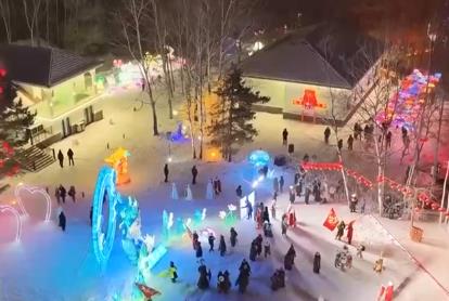 冬季假期旅游拉開春運(yùn)序幕 有何新特點(diǎn)？“Z世代”和“銀發(fā)族”重塑經(jīng)濟(jì)未來(lái)