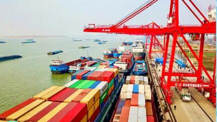 首次突破300萬(wàn)！安徽省港航集團(tuán)集裝箱吞吐量同比增長(zhǎng)12.5%