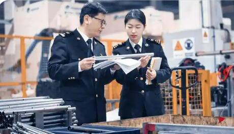 向新賽道沖刺 于精微處深研  2025年江蘇民營企業(yè)進(jìn)出口2.65萬億元