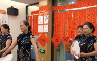 “銀發(fā)經(jīng)濟”消費升級 按摩機器人、情感陪伴機等受歡迎