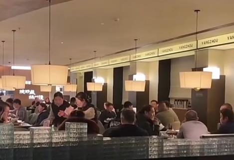 馬元素菜品成亮點 禮盒套餐走俏 今年年夜飯市場亮點多