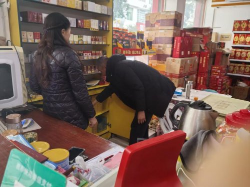 寒雪護(hù)安暖人心初心踐責(zé)展風(fēng)采