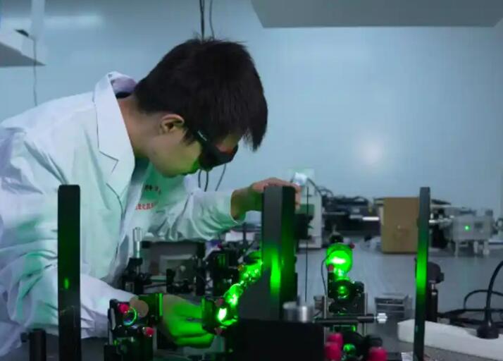 刷新三項(xiàng)世界紀(jì)錄！“中國(guó)牌”晶體再獲重大突破