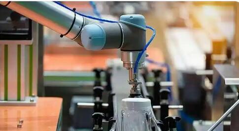 天津?qū)⑼瞥?00個(gè)“人工智能+制造”示范場(chǎng)景