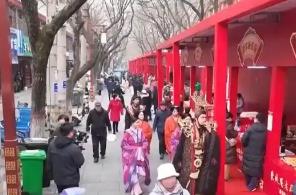 開啟“買買買+逛吃+沉浸式打卡”模式 節(jié)前消費市場人氣爆棚、活力十足