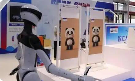 更聰明、更便捷、更溫情  人工智能拓展服務(wù)消費新場景