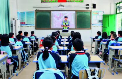 四川推出青少年“法治護航·成長賦能”行動　確保中小學?！耙恍Ｒ痪?></a></div><!-- img end -->	<div   id=