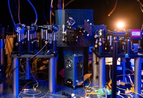 電信C波段確定性單光子源性能創(chuàng)紀(jì)錄