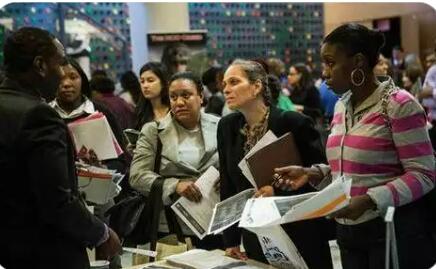 美媒：關(guān)稅抑制美國就業(yè)增長步伐 致大量崗位流失