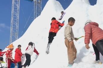 強(qiáng)勢出海！冰雪消費(fèi)新場景不斷涌現(xiàn) 創(chuàng)新賦能產(chǎn)業(yè)升級