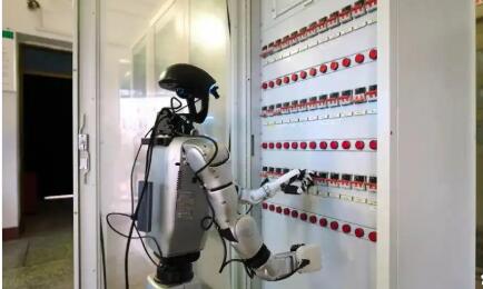 國網(wǎng)四川電力實(shí)現(xiàn)首個人形機(jī)器人自主作業(yè)