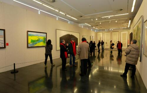 “東方微笑·2026人美新春特展”開幕