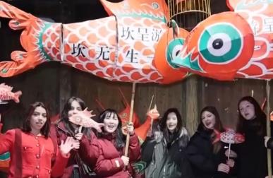 “買買買+非遺體驗(yàn)”，太棒了！“來中國過春節(jié)” 風(fēng)靡全球 海外游客沉浸式感受年味