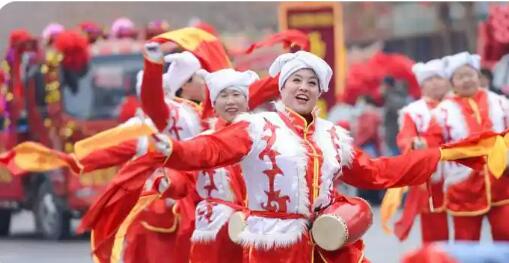 從“看熱鬧”到“入戲游” 民俗IP消費(fèi)上演煥新記