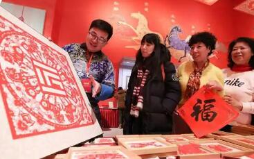 非遺館里，找到過(guò)年的“打開(kāi)方式”