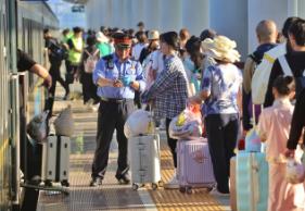 春節(jié)假期中老鐵路跨境游客同比增長超四成