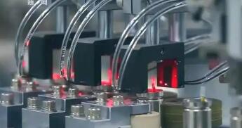 續(xù)航力成倍提升！我國科學(xué)家取得鋰電池核心技術(shù)首創(chuàng)性突破