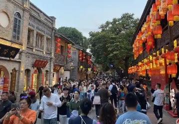 超700億元！福建春節(jié)消費(fèi)市場(chǎng)年味濃、活力足、人氣旺