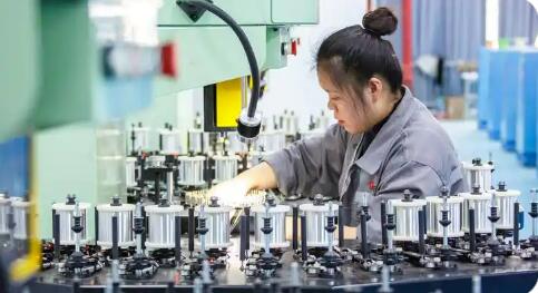 新春開(kāi)局“用工忙” 新興產(chǎn)業(yè)需求旺