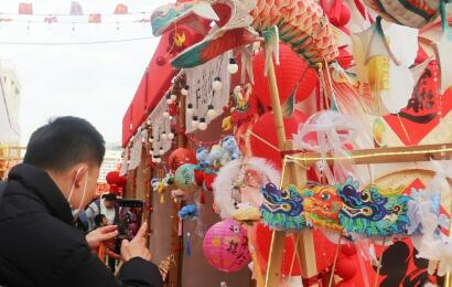 春節(jié)消費人氣足 多個數(shù)據(jù)彰顯內(nèi)需活力