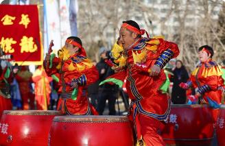 追著非遺過大年 傳統(tǒng)中國年煥新