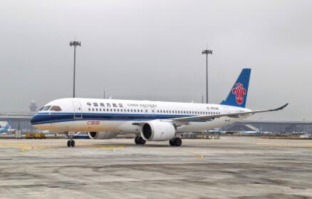 C919入列南航滿十架 國產(chǎn)大飛機(jī)運營再加速