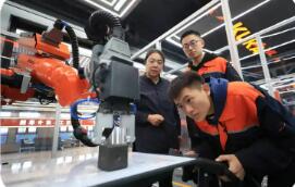 破解人才供需錯位 驅(qū)動產(chǎn)業(yè)轉(zhuǎn)型升級——我國新工科教育改革情況調(diào)研