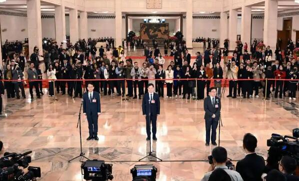 攜手逐夢 勇毅前行——全國政協(xié)十四屆四次會議首場“委員通道”掃描