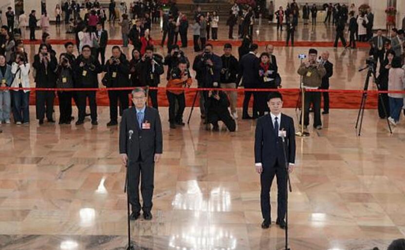 昂揚(yáng)奮發(fā) 共赴新程——十四屆全國人大四次會(huì)議首場“代表通道”掃描