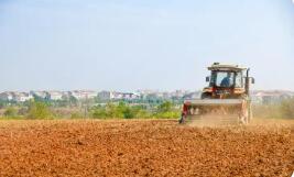 一手抓發(fā)展 一手抓幫扶  江蘇進一步鼓起農民“錢袋子”