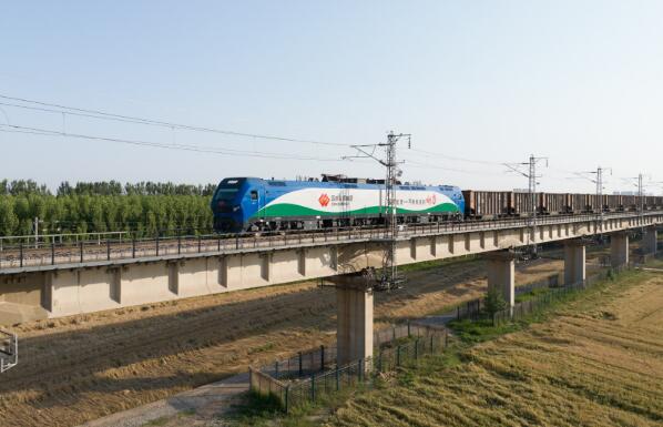 國家能源集團(tuán)朔黃兩萬噸重載列車10年運輸煤炭超15億噸