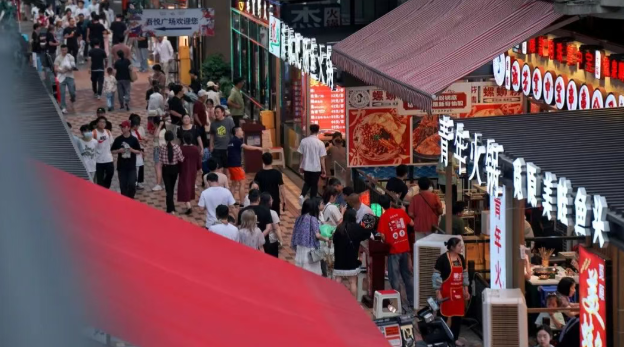 駱駝精神引領向前，新城控股拓展“新悅薈”與“印巷”