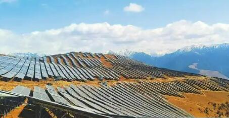 全國首例梯級(jí)水光蓄互補(bǔ)聯(lián)合發(fā)電項(xiàng)目全面投產(chǎn)