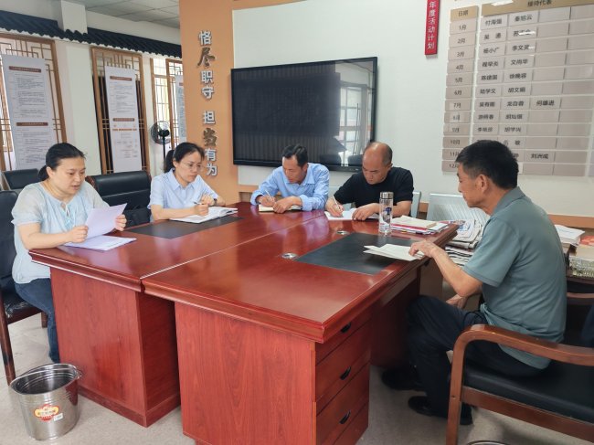 一抹“志愿紅”，繪就春天的溫暖底色