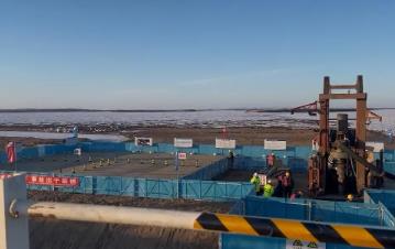 黑龍江項(xiàng)目建設(shè)迎雪復(fù)工 早日建“通途”