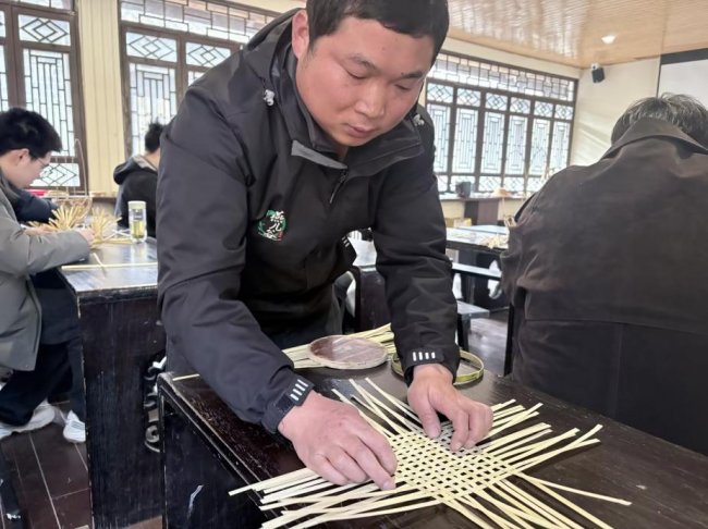 守藝傳匠心，搭橋連山野，傳聲促振興