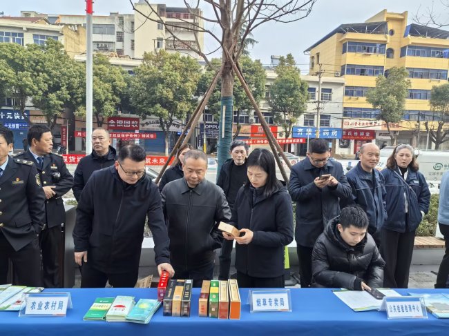 紅安縣煙草專賣局：政企協(xié)同 深入開展3·15普法宣傳