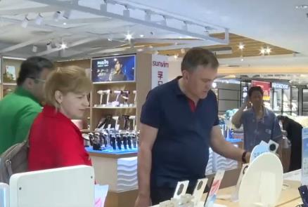 文旅、商貿流量持續(xù)火熱 高科技“土特產”成為全球消費者“心頭好”