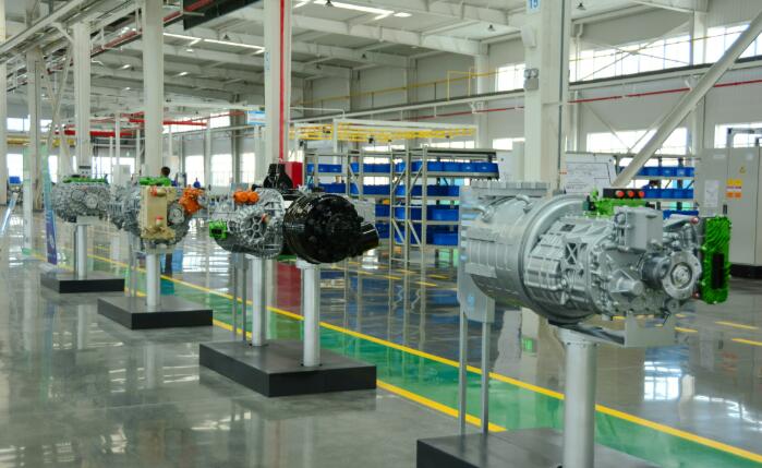法士特新增年產(chǎn)12萬臺(tái)中重型電驅(qū)動(dòng)總成項(xiàng)目投產(chǎn)